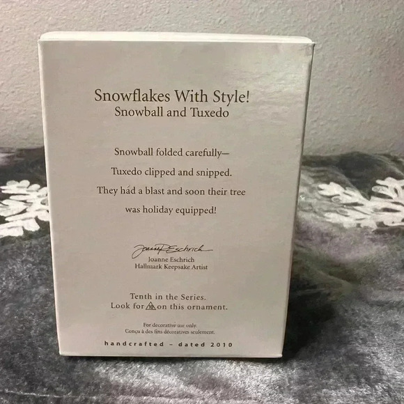 Hallmark NIB 2010 Snowflakes With Style 10th in Snowball &Tuxedo series Ornament - Picture 9 of 9